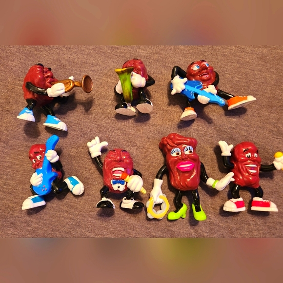CALIFORNIA RAISINS COLLECTIBLE BAND MEMBERS-7 PIECES - Picture 1 of 3